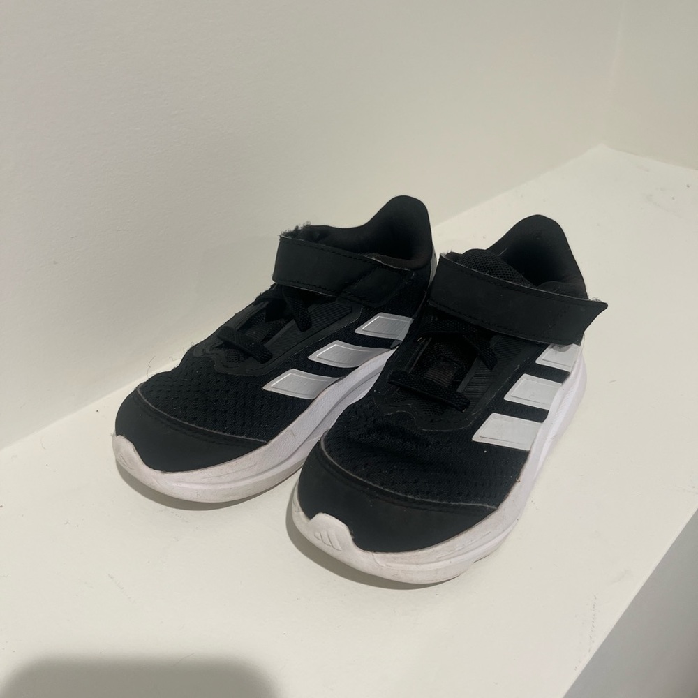 Kids Black and White Sneakers Toddler 9.5